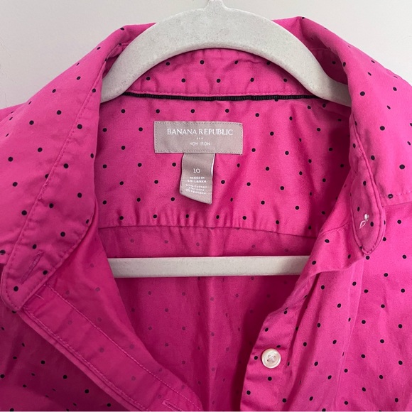 Banana Republic Non-Iron Vibrant Pink Button Down Sleeveless Blouse - Size 10 - Picture 4 of 5